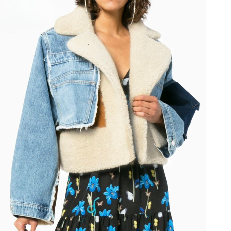 Cropped Denim Sherpa Jas met Contrast Vakken - Beige en Lichtblauw