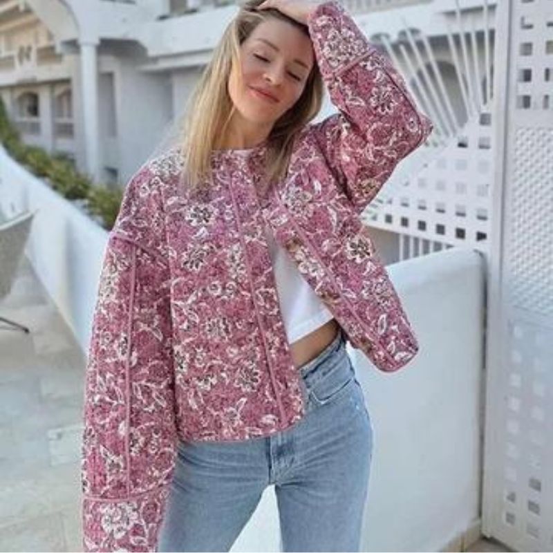 Lotte Comfortabele Gewatteerde Jas met Geborduurd Motief