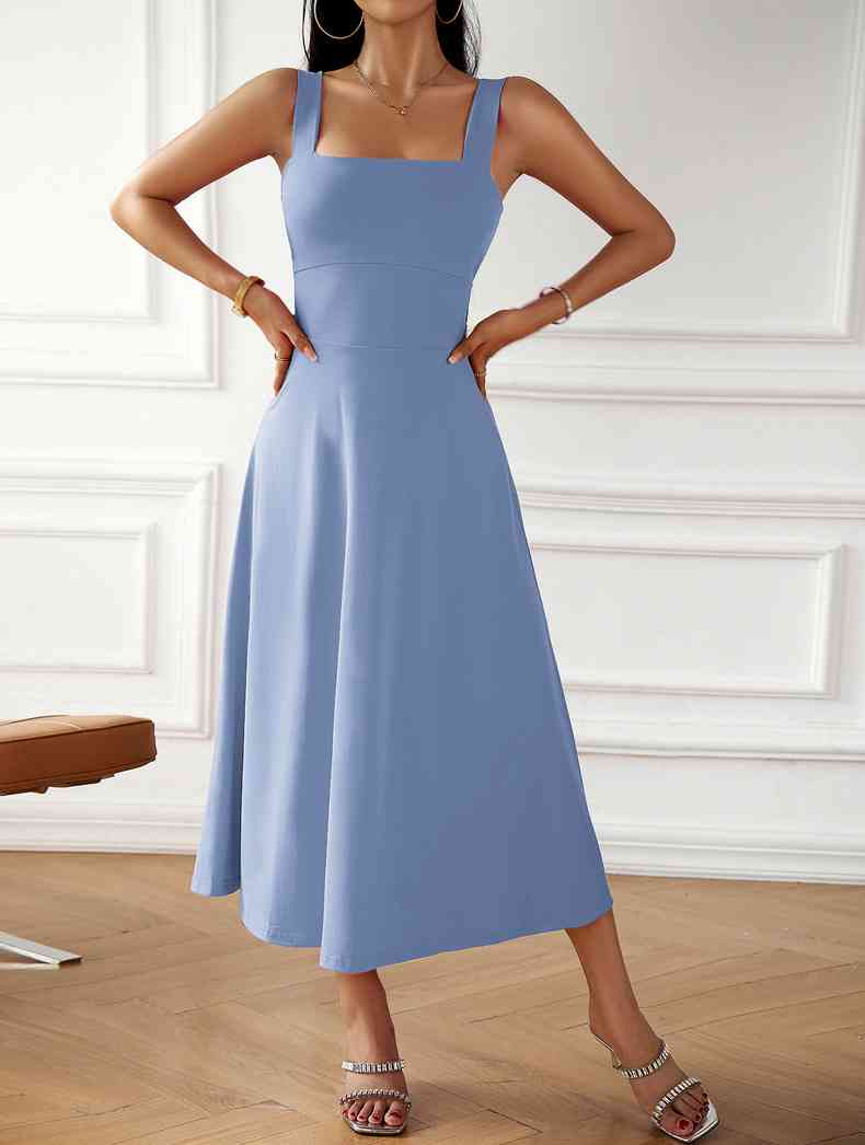 Isabelle Elegant Midi Dress with Square Neckline and Bow Detail