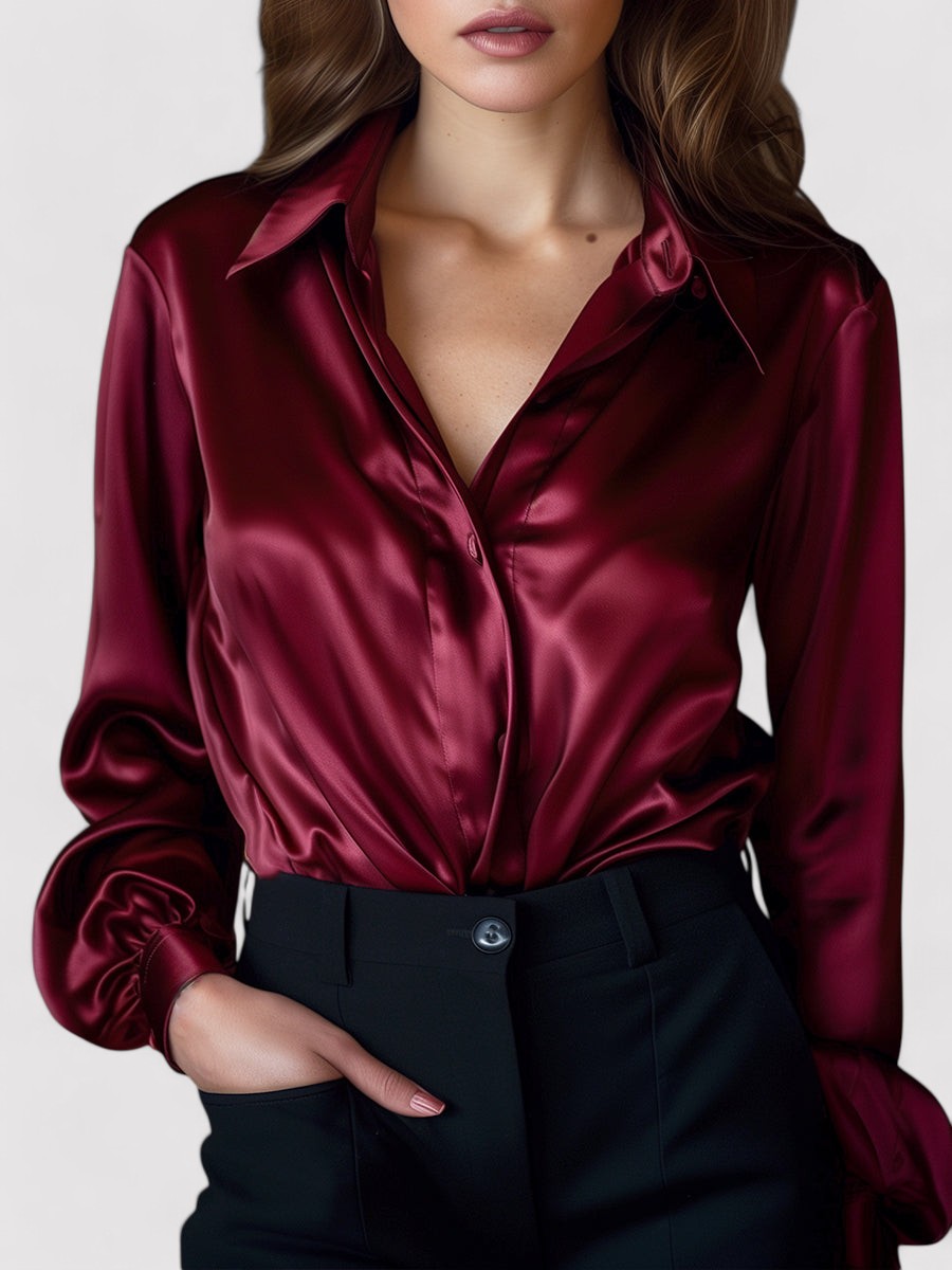 Emma Zachte Satijnen Blouse met Lange Mouwen