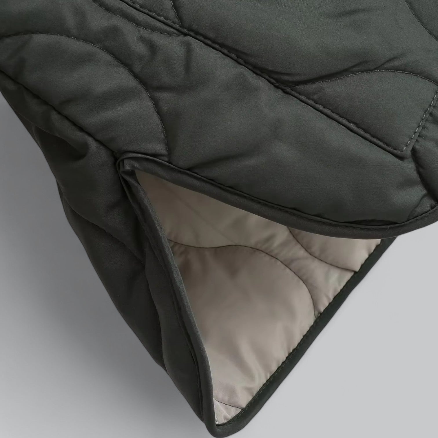 Amara - Premium Gewatteerde Jas met Elegante Ritsafwerking