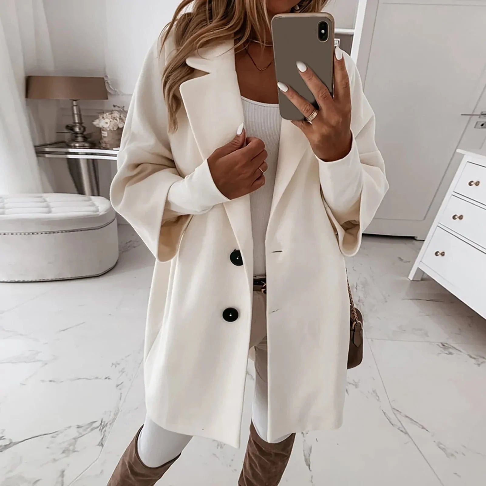 Yara's Luxe Winterjas - Tijdloze Elegantie en Comfort voor Elke Gelegenheid