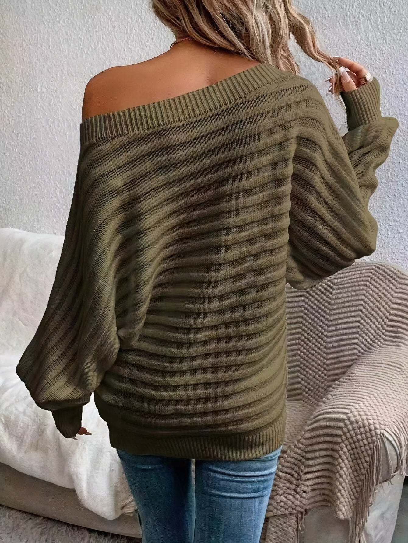 Clara - Casual Off-Shoulder Wool Sweater for a Chic Winter