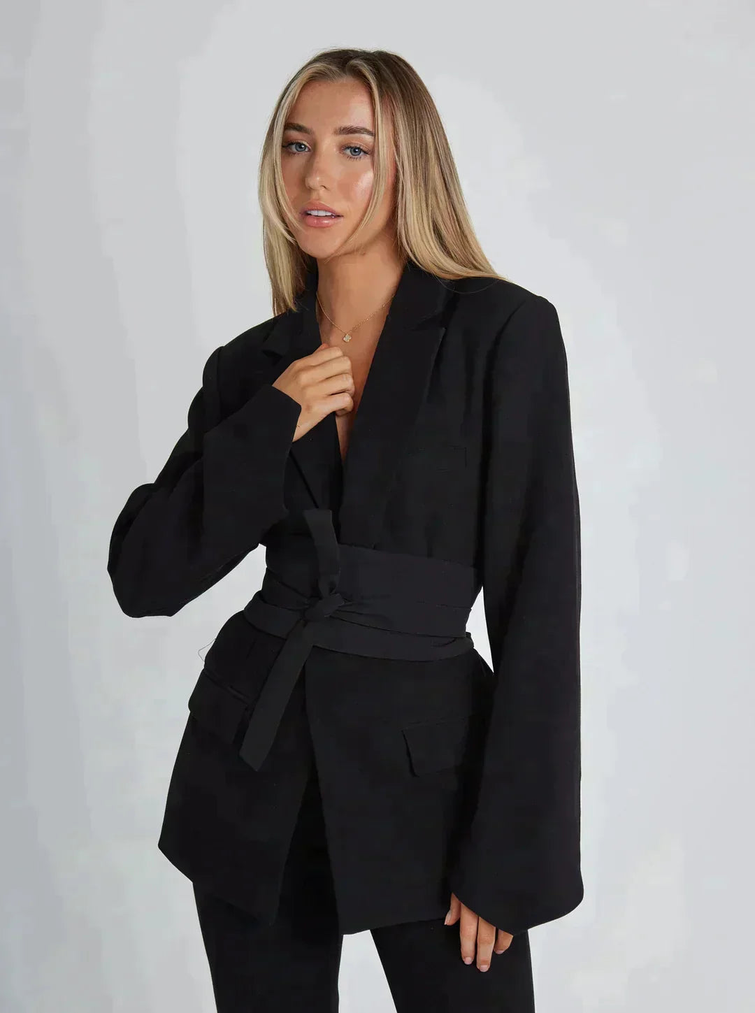 Amélie Luxe Blazer - Verfijnde Taille met Strikceintuur