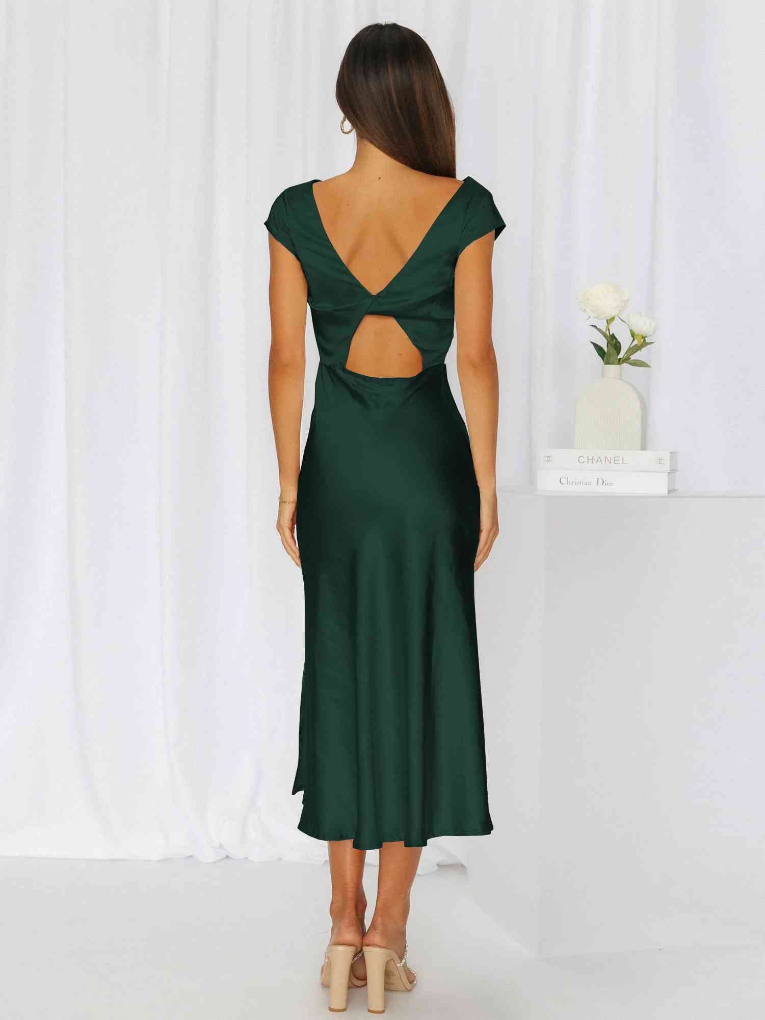 Isla Elegante Mouwloze Midi Jurk – Stijlvol & Verfijnd