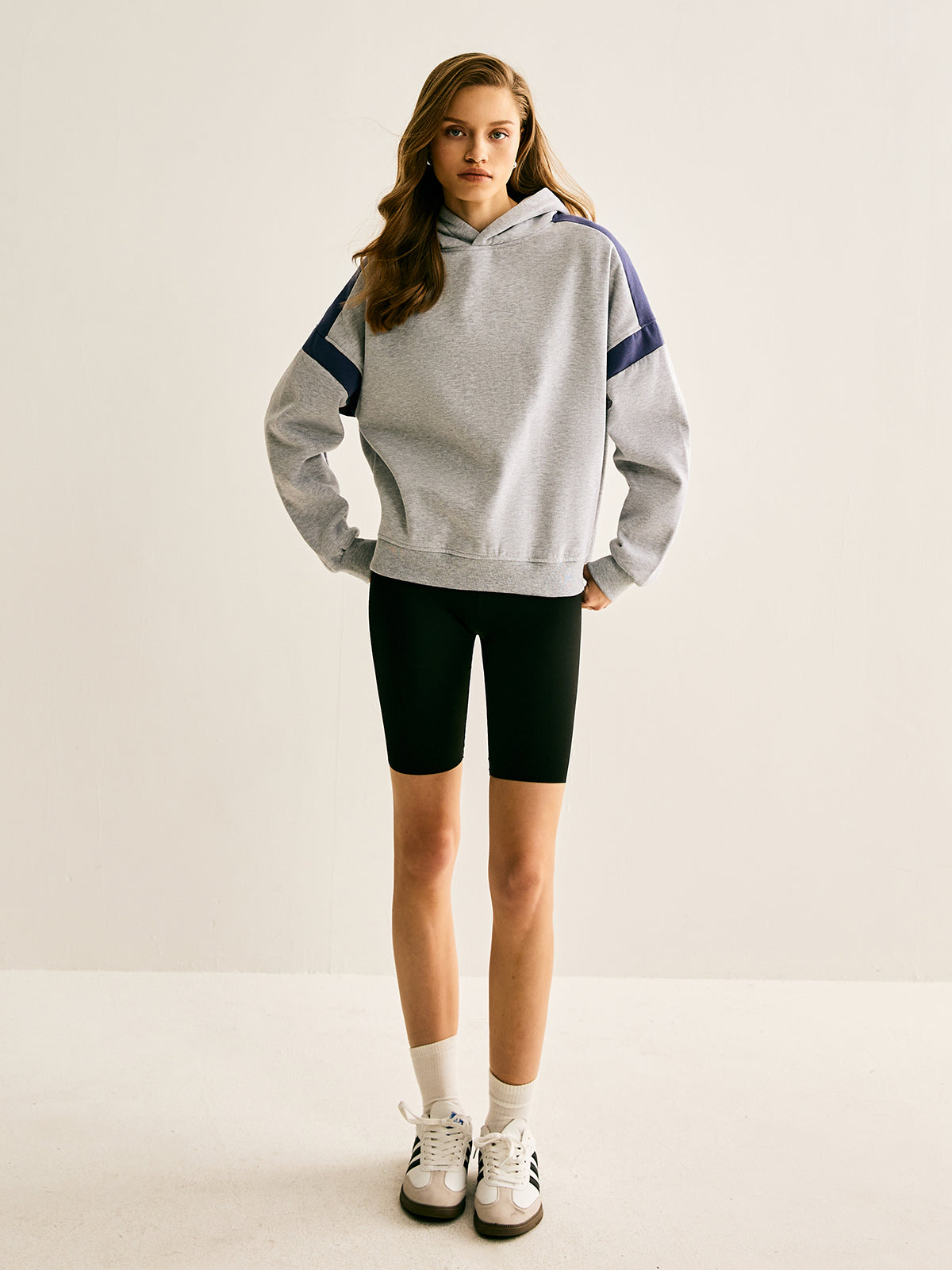Isabella - Luxe Athleisure Kleurblok Hoodie