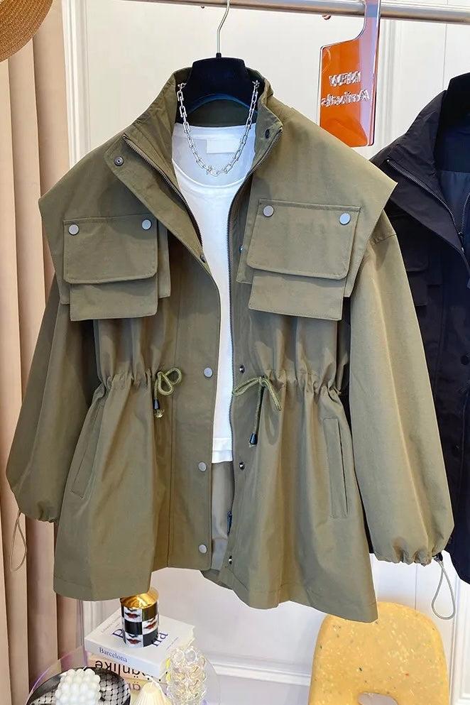 Amara Luxe Peplum Trenchcoat - Tijdloze Elegantie en Hoogwaardig Vakmanschap