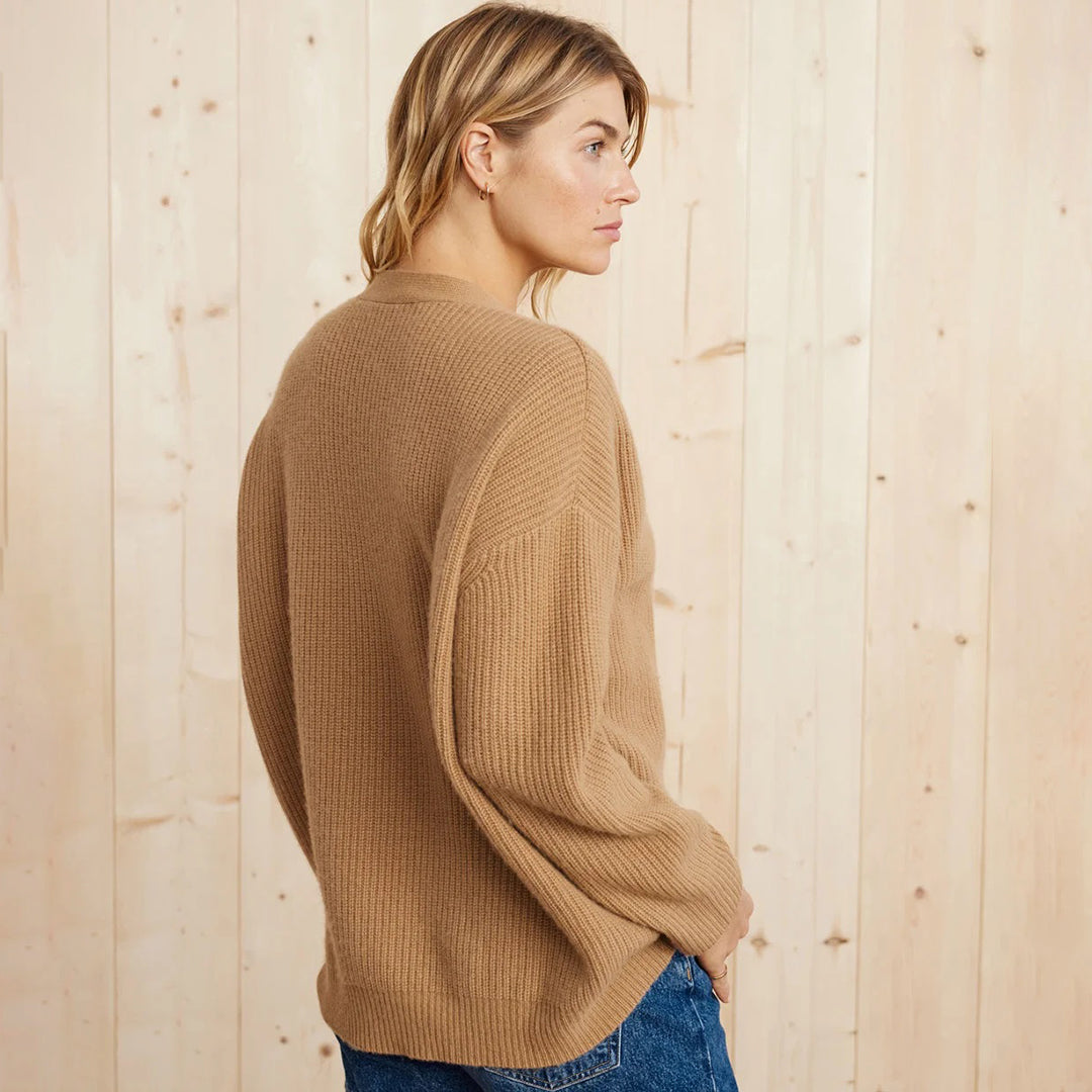 Emma Luxe Cardigan - The perfect combination of comfort and style for your wardrobe. Wrap yourself in luxury with this wonderfully soft and lightweight cocoon cardigan, designed to enhance your everyday look.