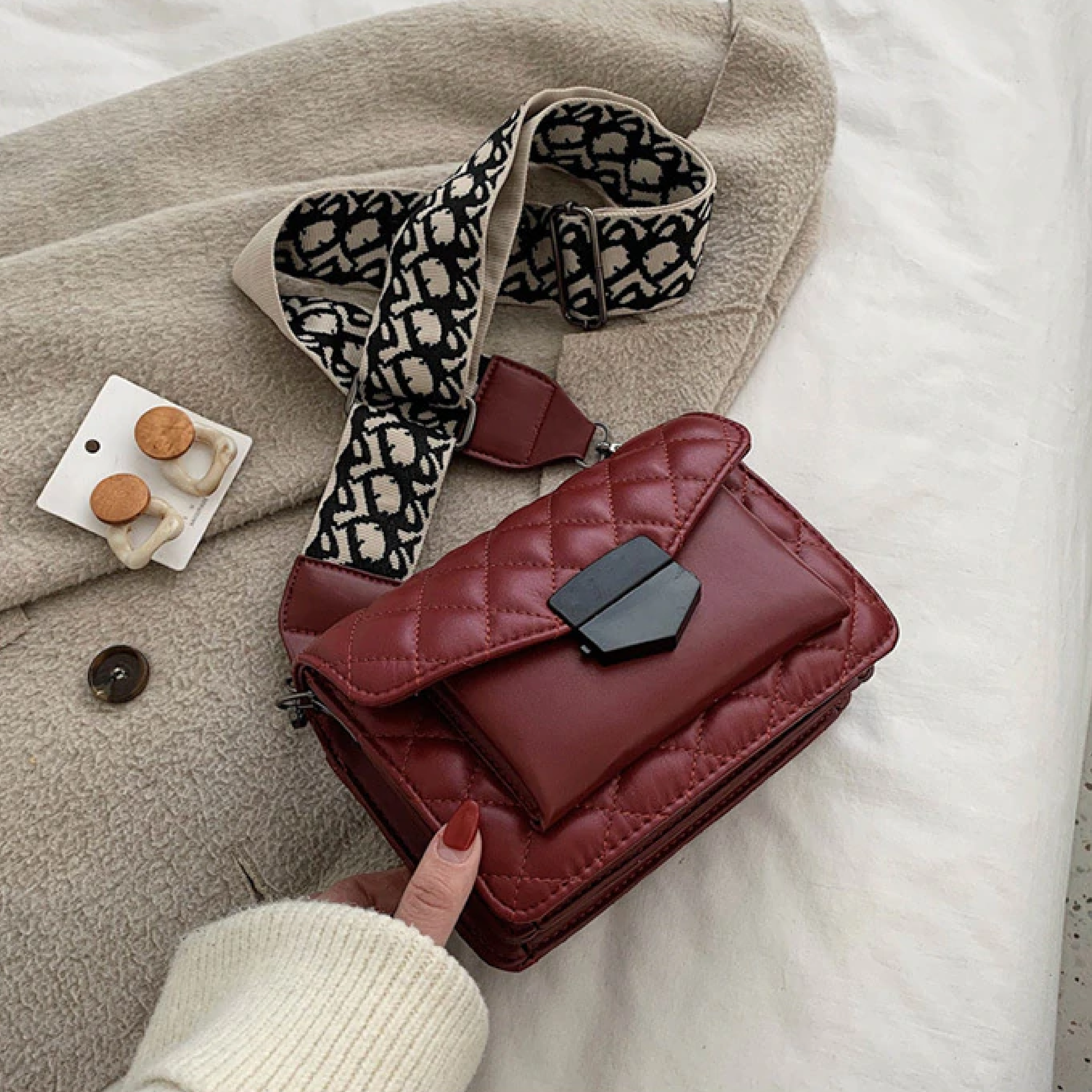 Fenna Luxe Handtas: Tijdsloze Elegantie en Praktische Ruimte