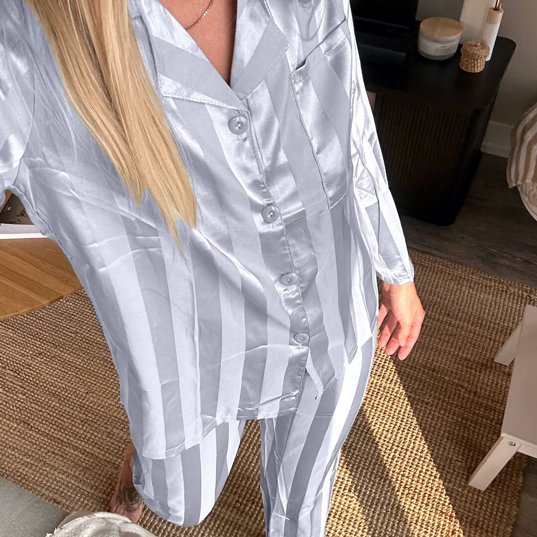 Ana Satijnen Pyjama Set
