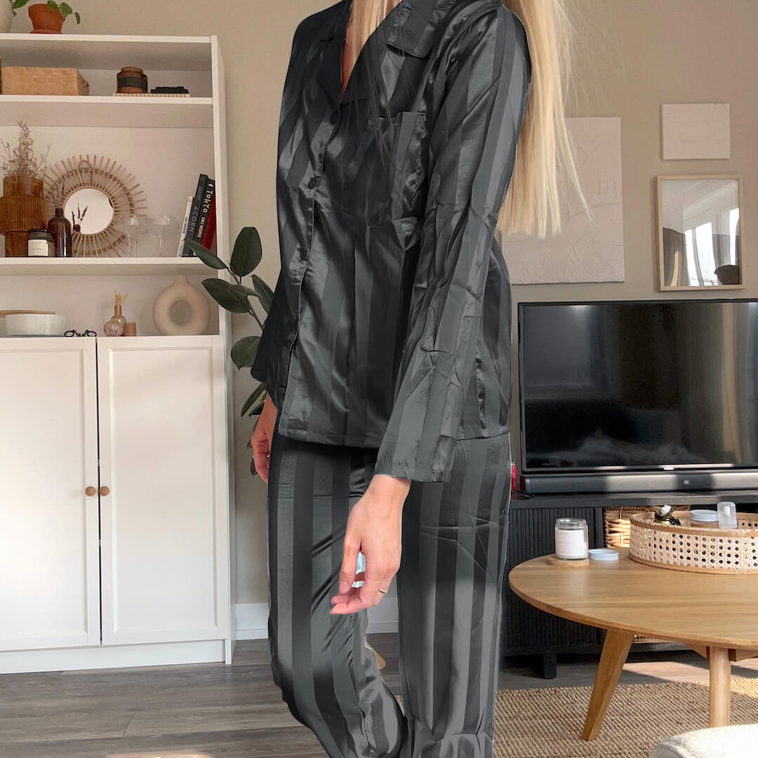 Ana Satijnen Pyjama Set