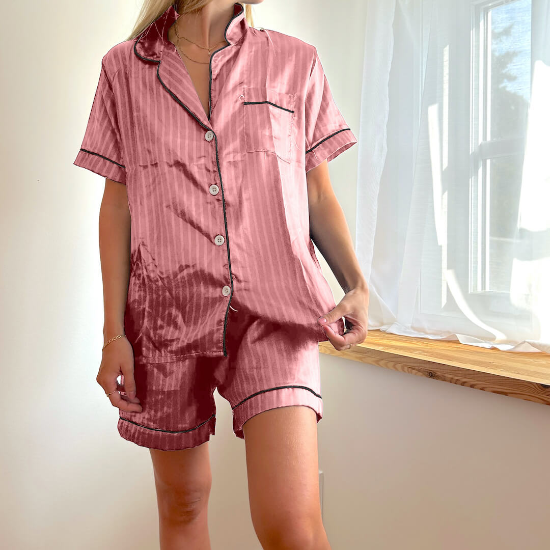 Ivy Satijnen Pyjama Set - Kort en Stijlvol