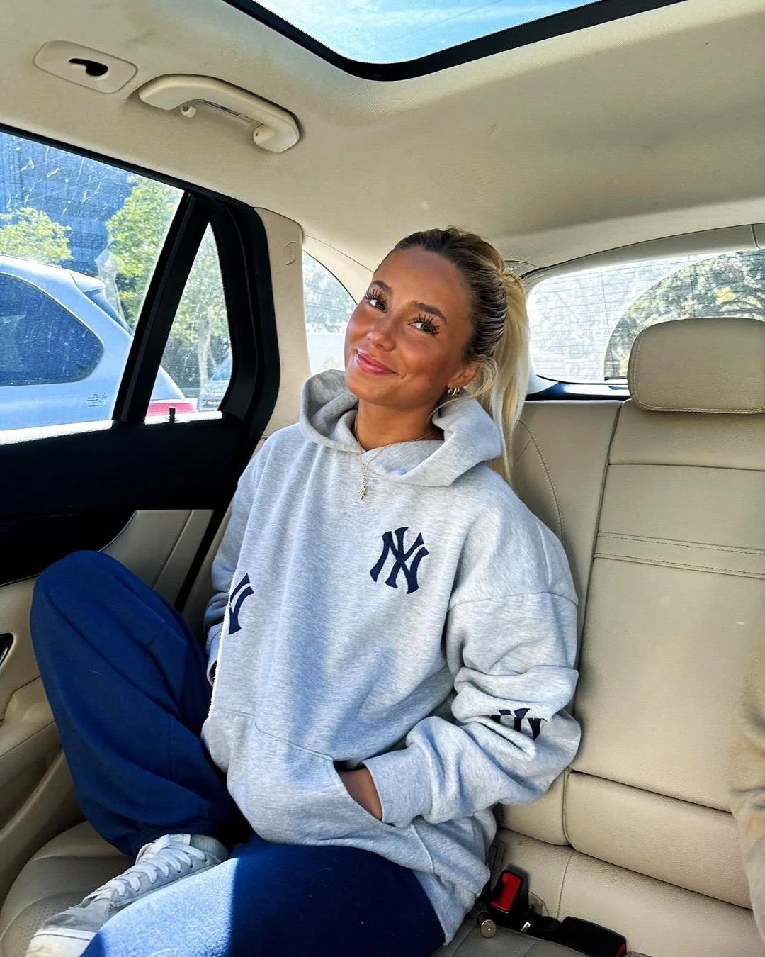 Mila - Luxe Comfortabele Hoodie met Stijlvolle Borduursels