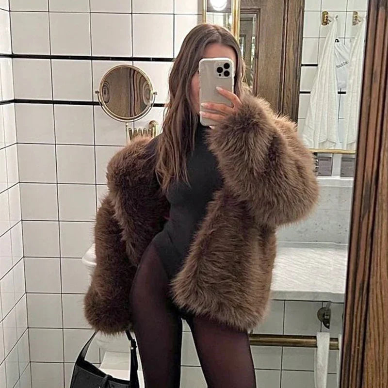 Yara Luxe Dames Faux Fur Overjas met Batwing Mouwen en Vintage Details