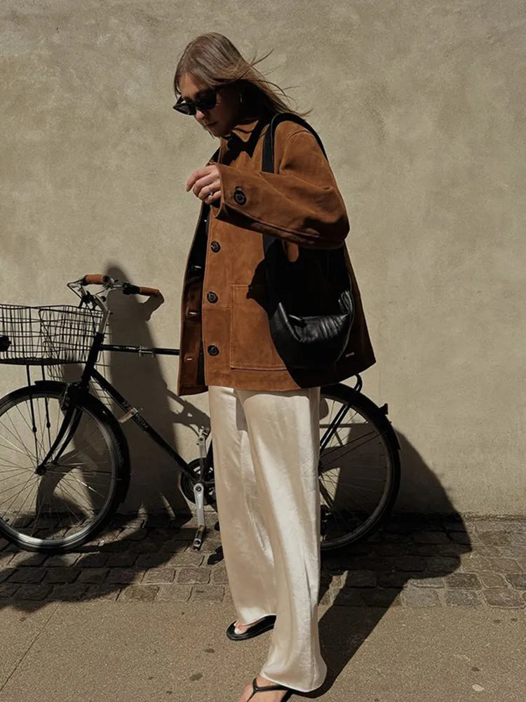 Anghélika Luxe Damesjas met Moderne Snit en Unieke Details