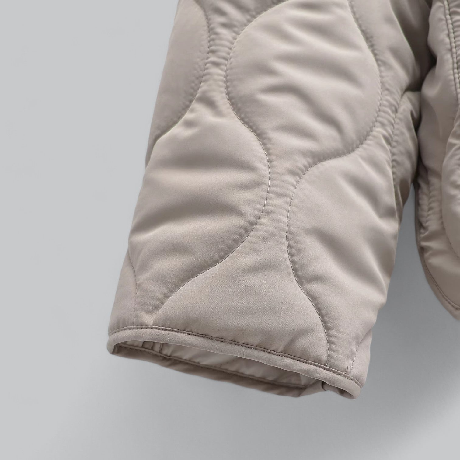 Amara - Premium Gewatteerde Jas met Elegante Ritsafwerking