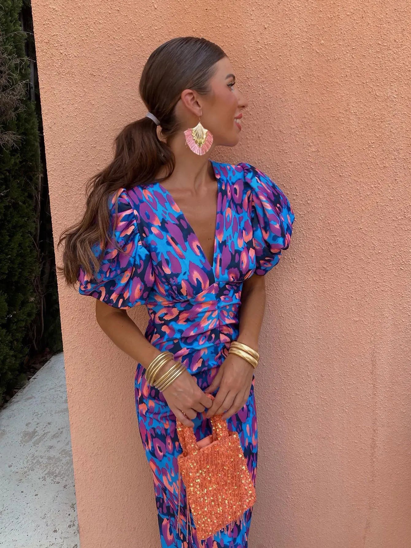 Camila – Luxe Satijnen Feestjurk met Ruches en Puffmouwen
