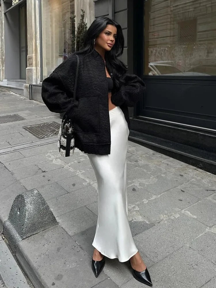 Sophia Luxe Satin Rok: De Essentie van Elegantie
