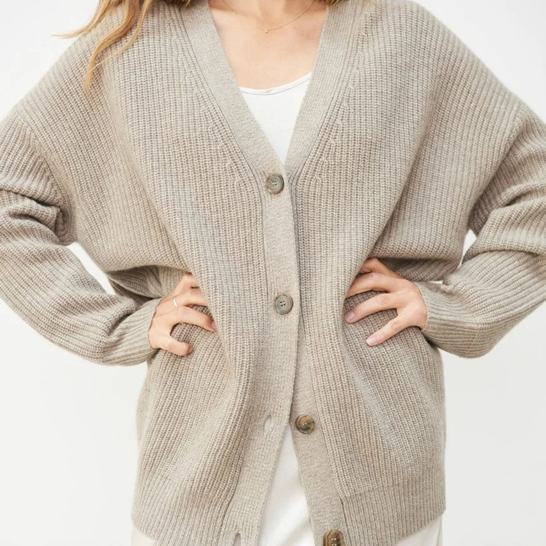 Emma Luxe Cardigan - The perfect combination of comfort and style for your wardrobe. Wrap yourself in luxury with this wonderfully soft and lightweight cocoon cardigan, designed to enhance your everyday look.