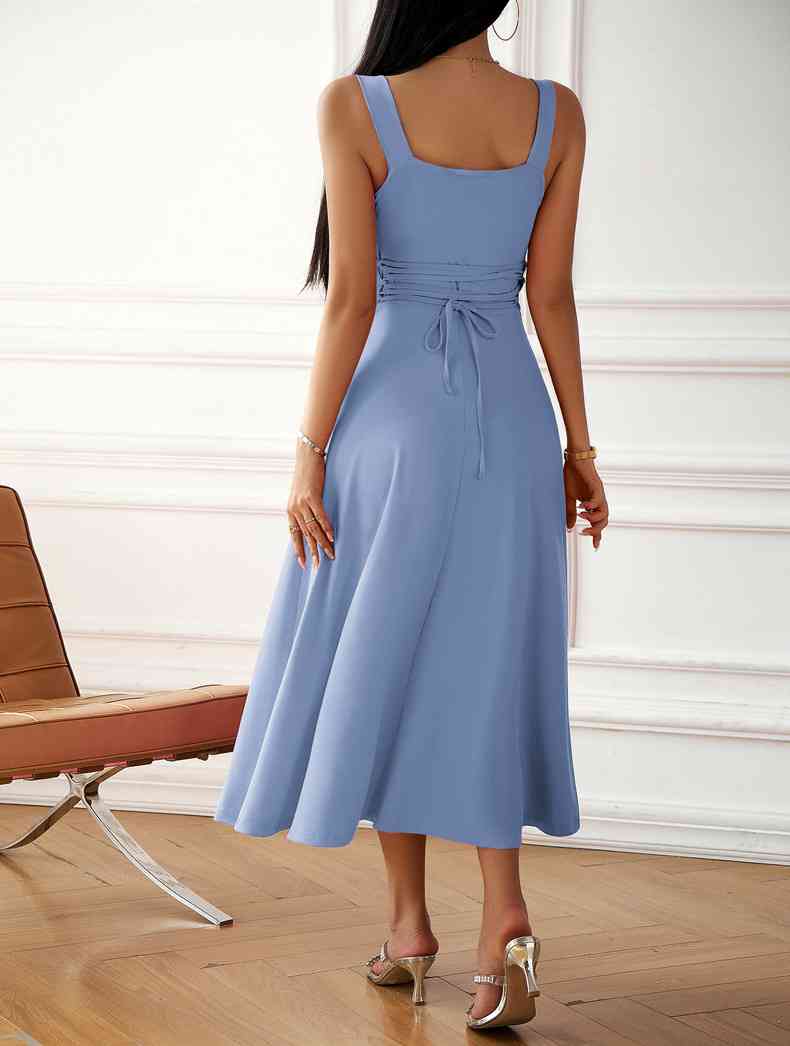 Isabelle Elegant Midi Dress with Square Neckline and Bow Detail