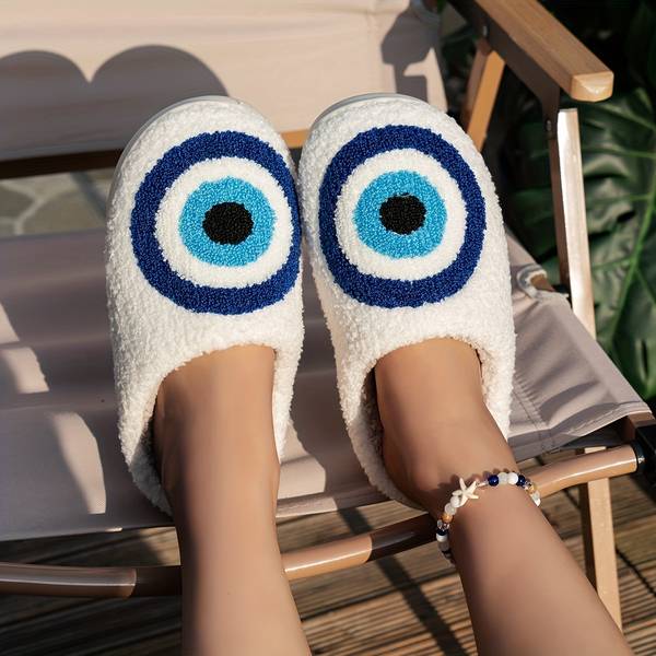 Amara - Knusse Evil Eye Pluche Slippers