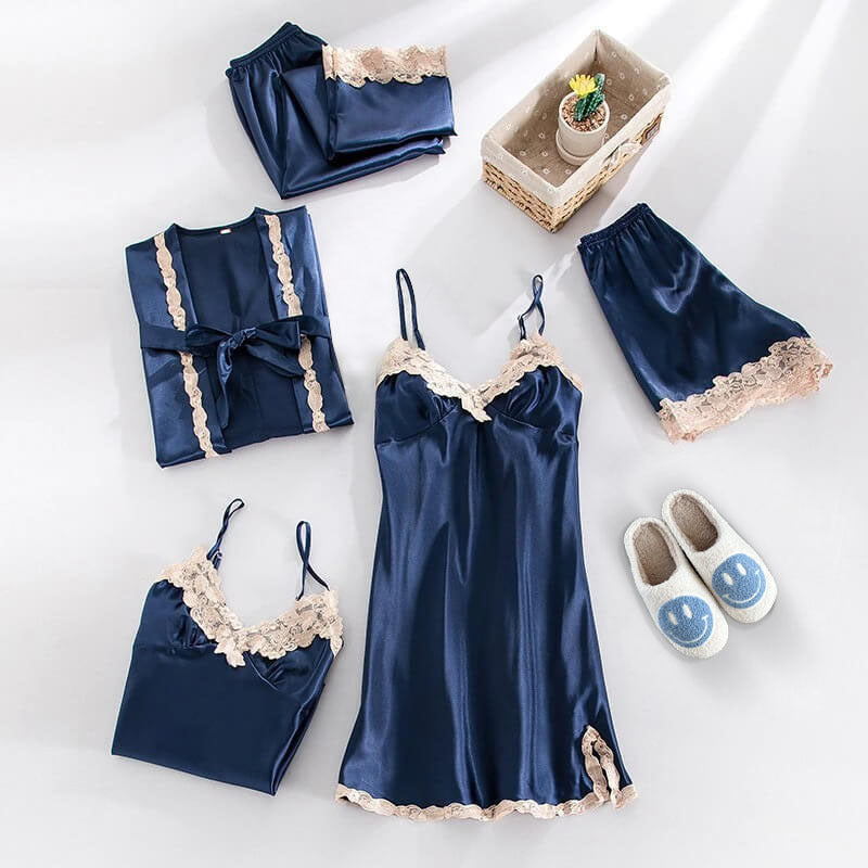Esmee's Luxe Satijnen Pyjama Set - Vijfdelige Comfortabele Nachtkleding met Elegante Kantdetails