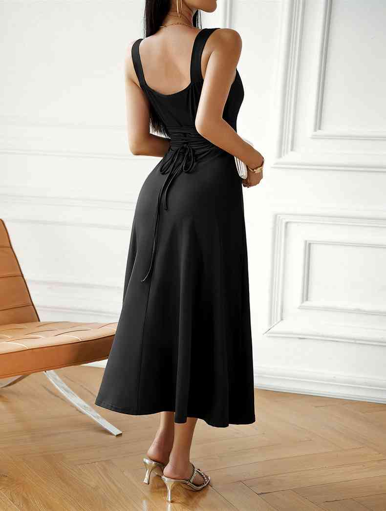 Isabelle Elegant Midi Dress with Square Neckline and Bow Detail