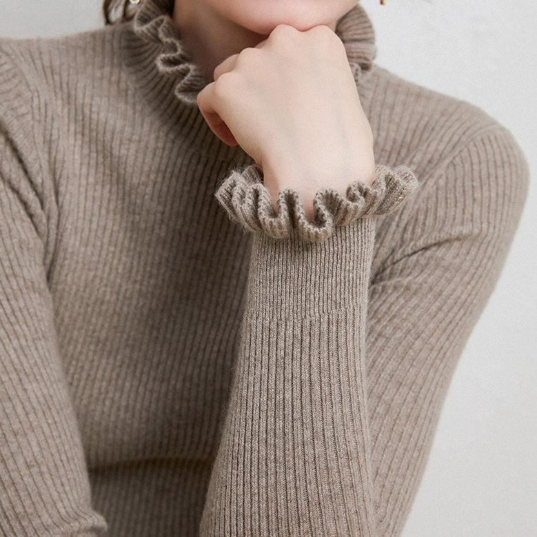 Julia Luxe Cashmere Turtleneck - Pure Comfort and Elegance