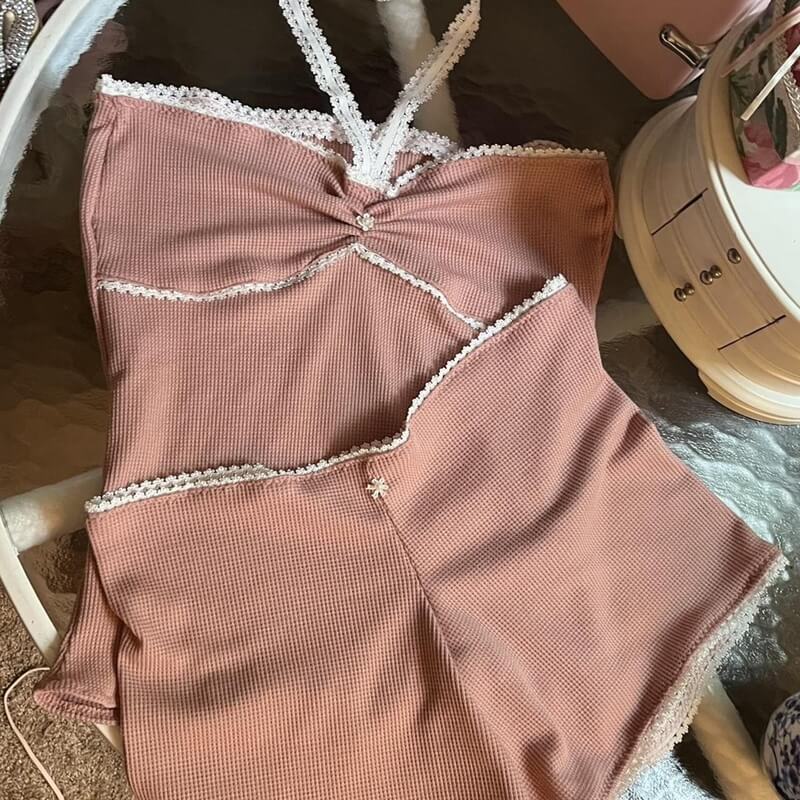 Isis Luxe Kant Pyjama Lingerieset - Verleidelijke Elegantie en Comfort voor Elke Nacht