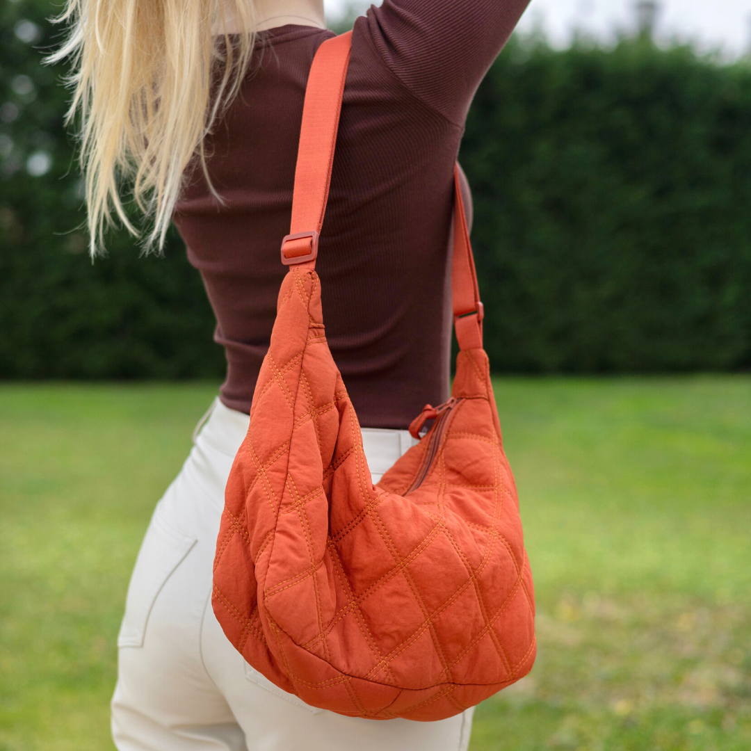 Zafira's Luxe Quilted Puffer Bag - Stylish and Spacious Shoulder Bag with Adjustable Strap for Ultimate Comfort