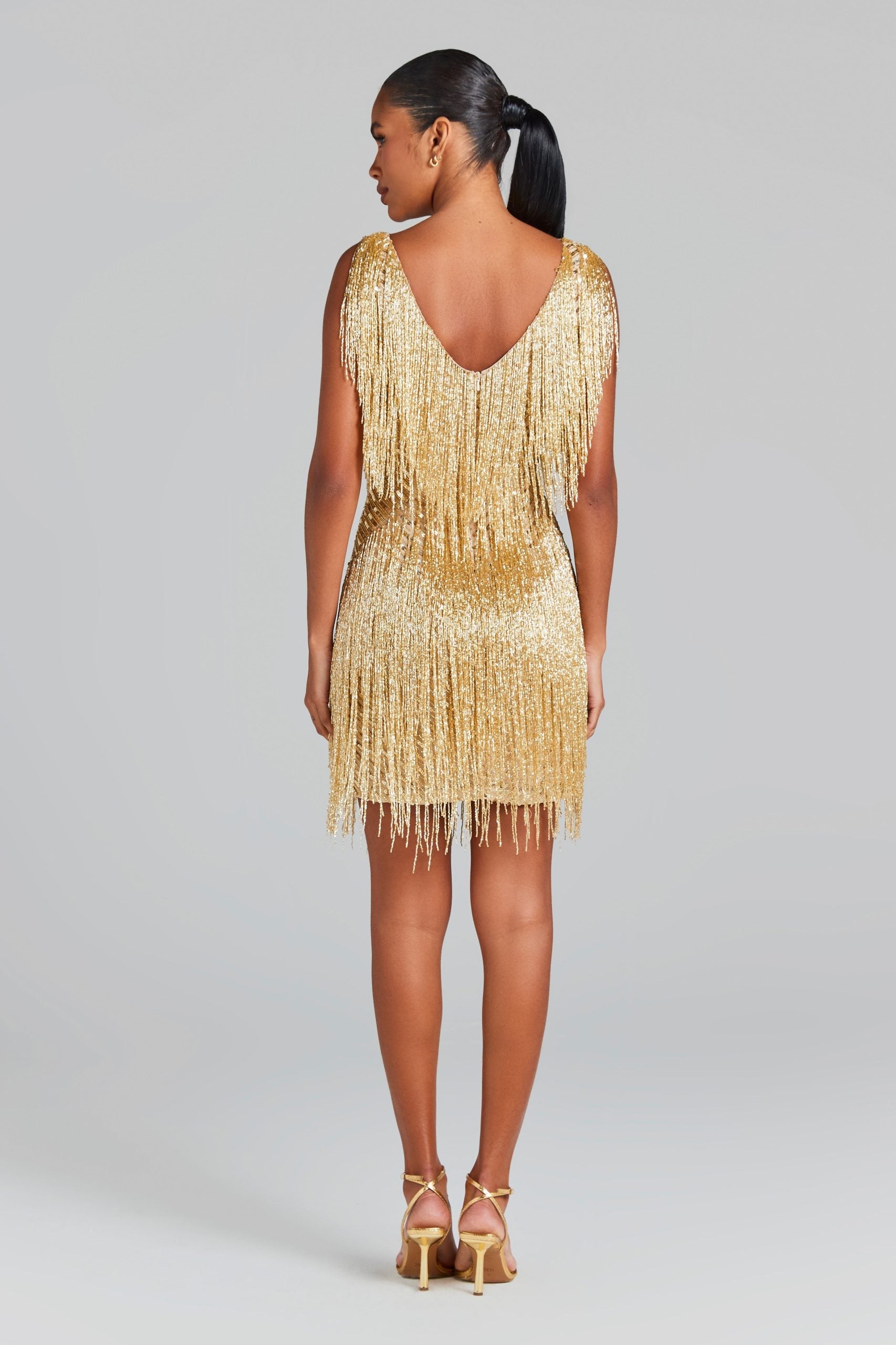 Celeste Luxe Shimmer Fringe Dress – Handgemaakte Beading en V-Hals