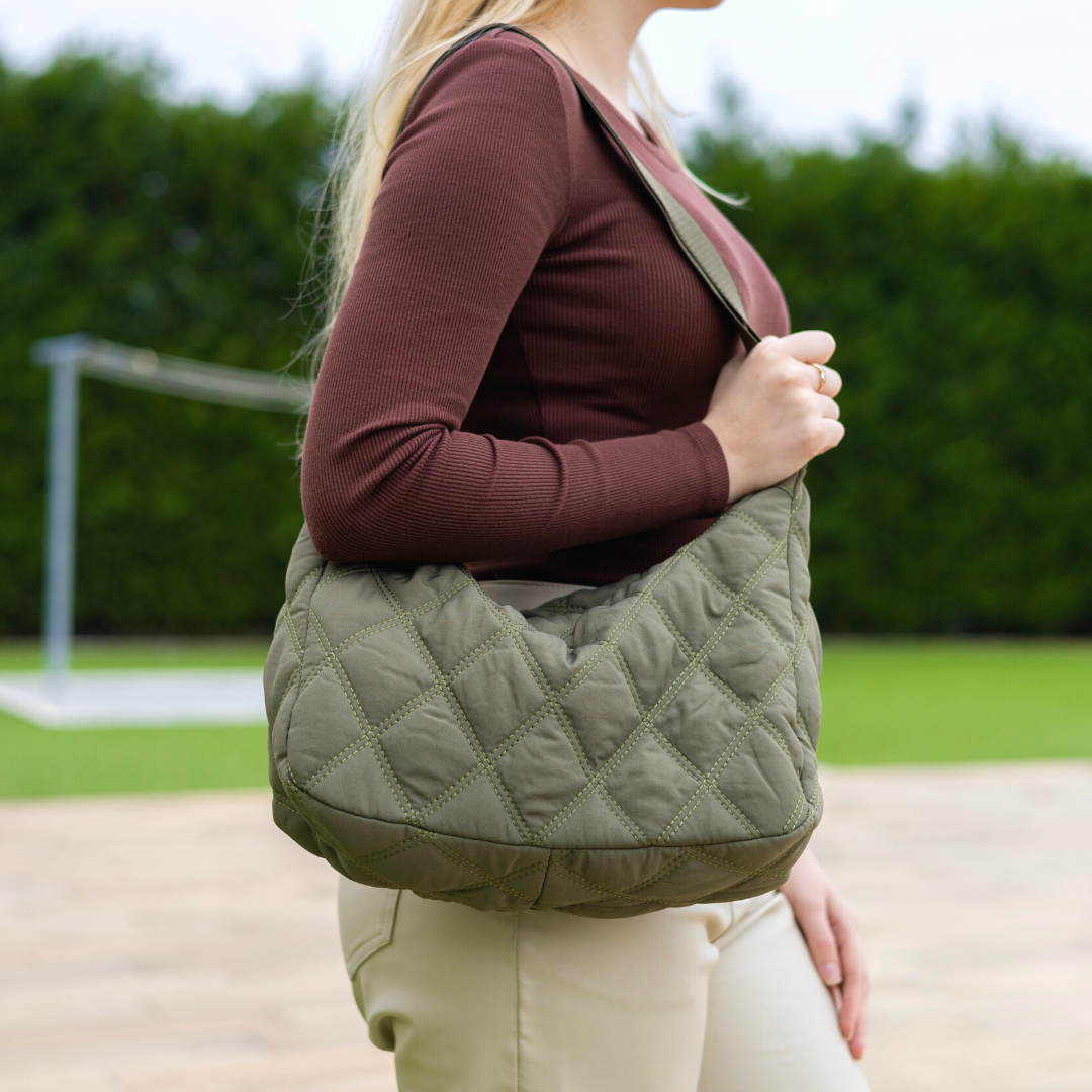 Zafira's Luxe Quilted Puffer Bag - Stylish and Spacious Shoulder Bag with Adjustable Strap for Ultimate Comfort