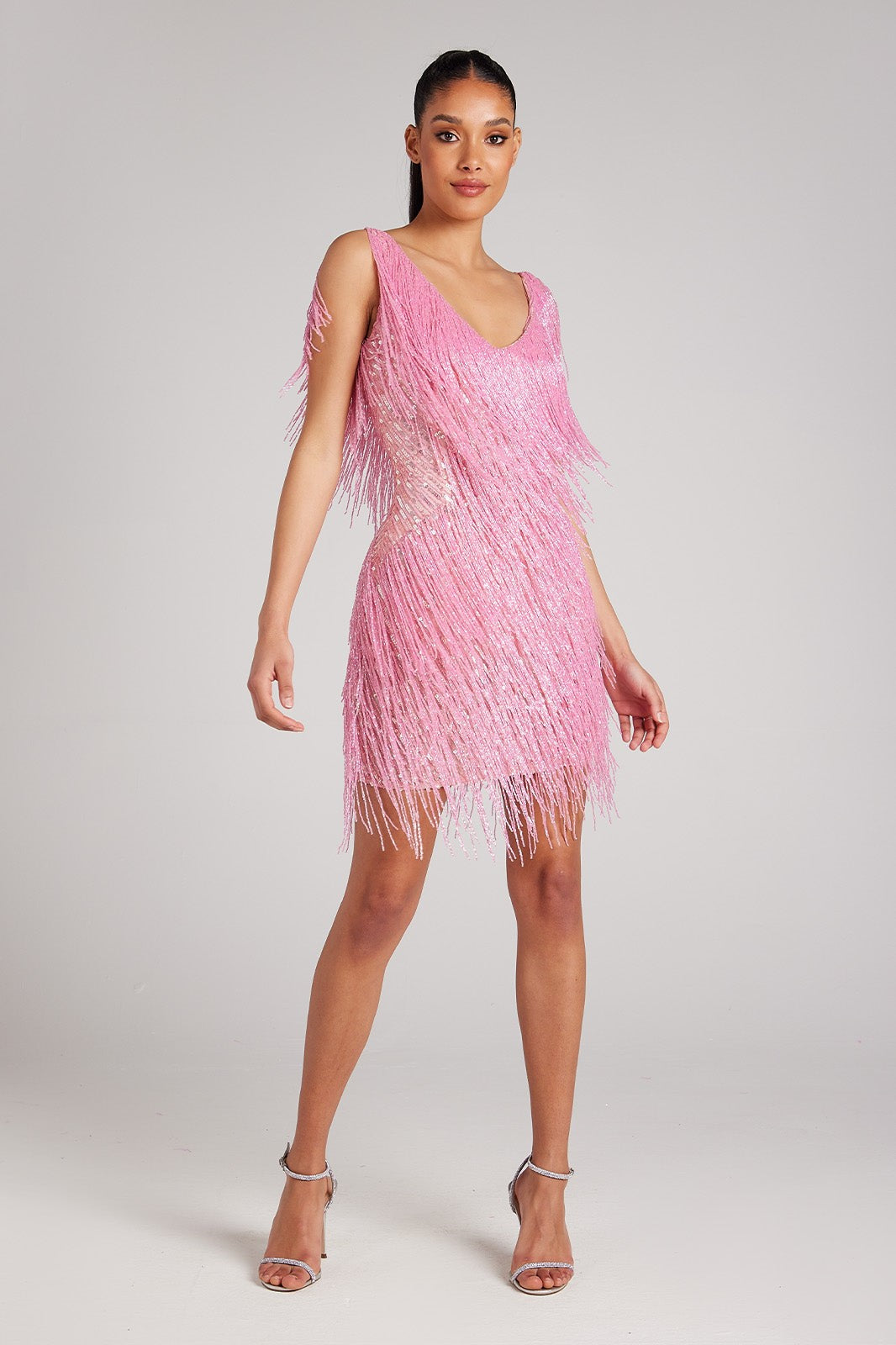 Celeste Luxe Shimmer Fringe Dress – Handgemaakte Beading en V-Hals