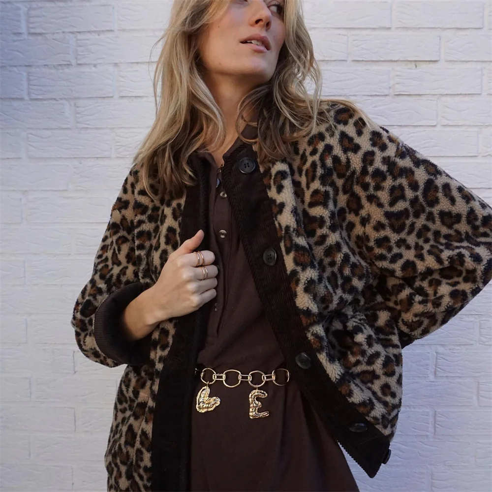 Aurelia Luxe Fleece Jacket with Leopard Print and Button Closure