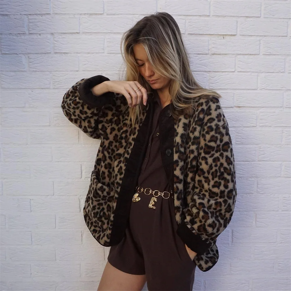 Aurelia Luxe Fleece Jacket with Leopard Print and Button Closure