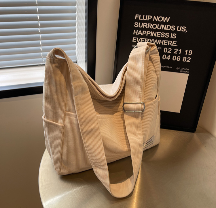 Lina Comfortable Shoulder Bag - Practical and Stylish