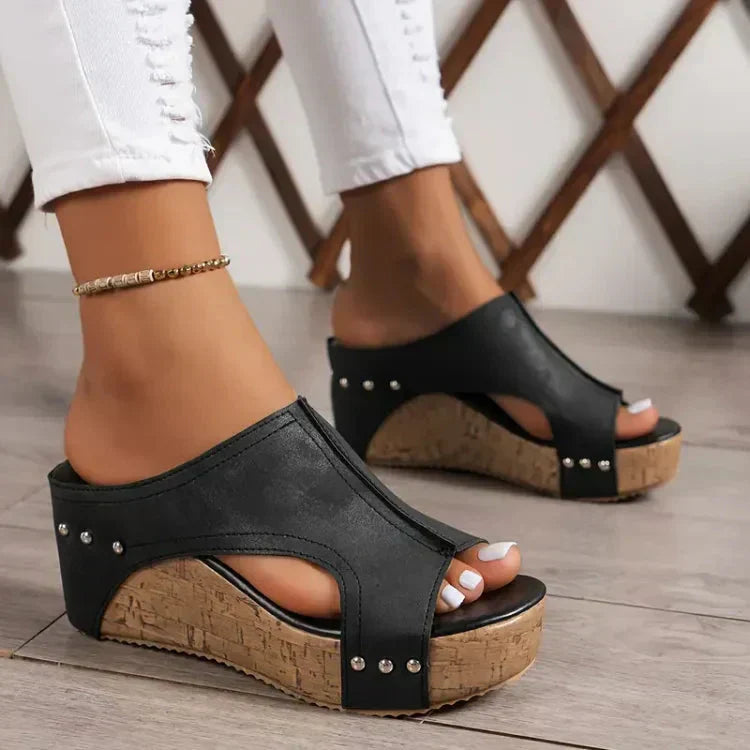 Luna Comfortabele Leren Sleehak Sandalen – Elegant en Ondersteunend