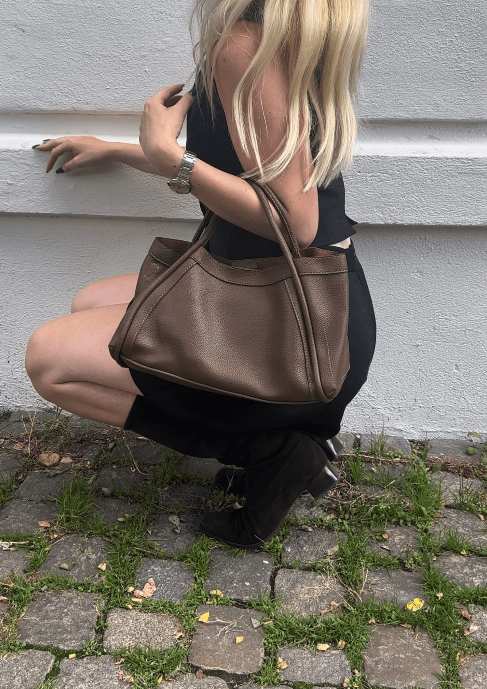 Yara Luxe Vegan Leather Handbag with Magnetic Closure