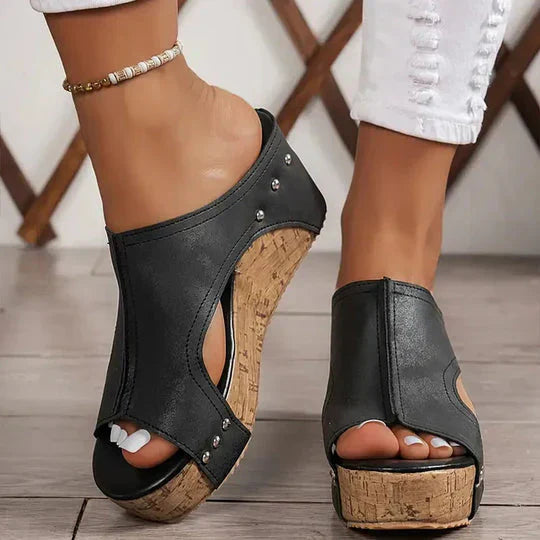 Luna Comfortabele Leren Sleehak Sandalen – Elegant en Ondersteunend