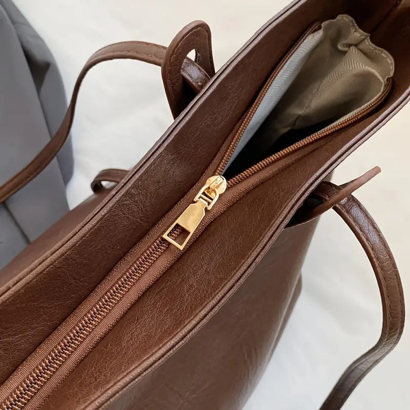 Zafira's Luxe Carry Bag Made of Premium Vegan Leather: A Stylish Choice for the Conscious Woman