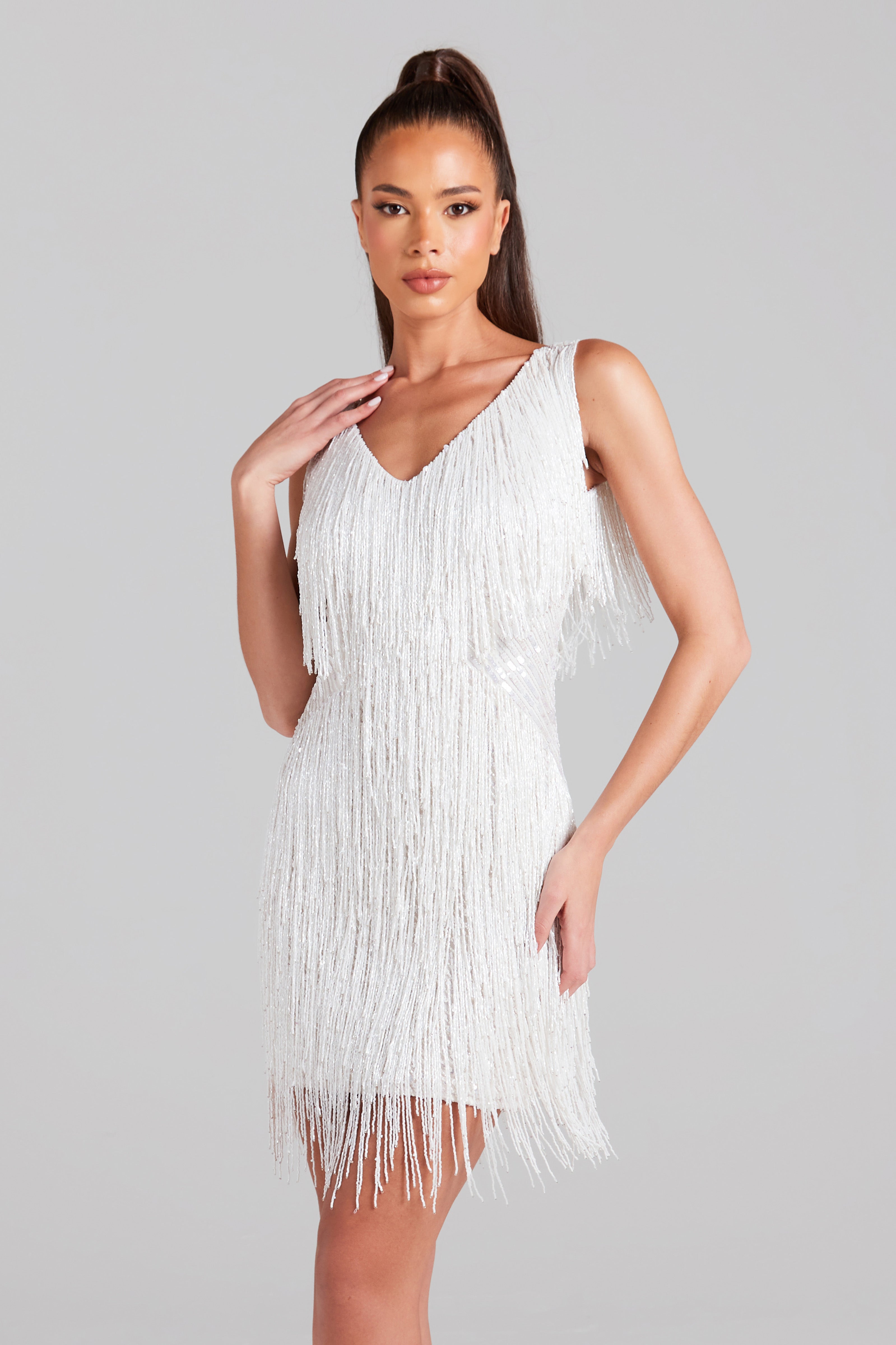 Celeste Luxe Shimmer Fringe Dress – Handgemaakte Beading en V-Hals