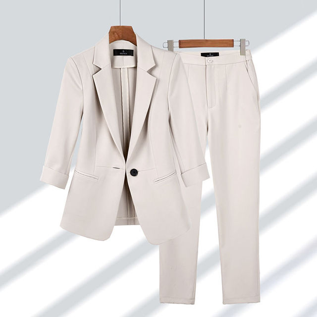 Chloe – blazer and pants