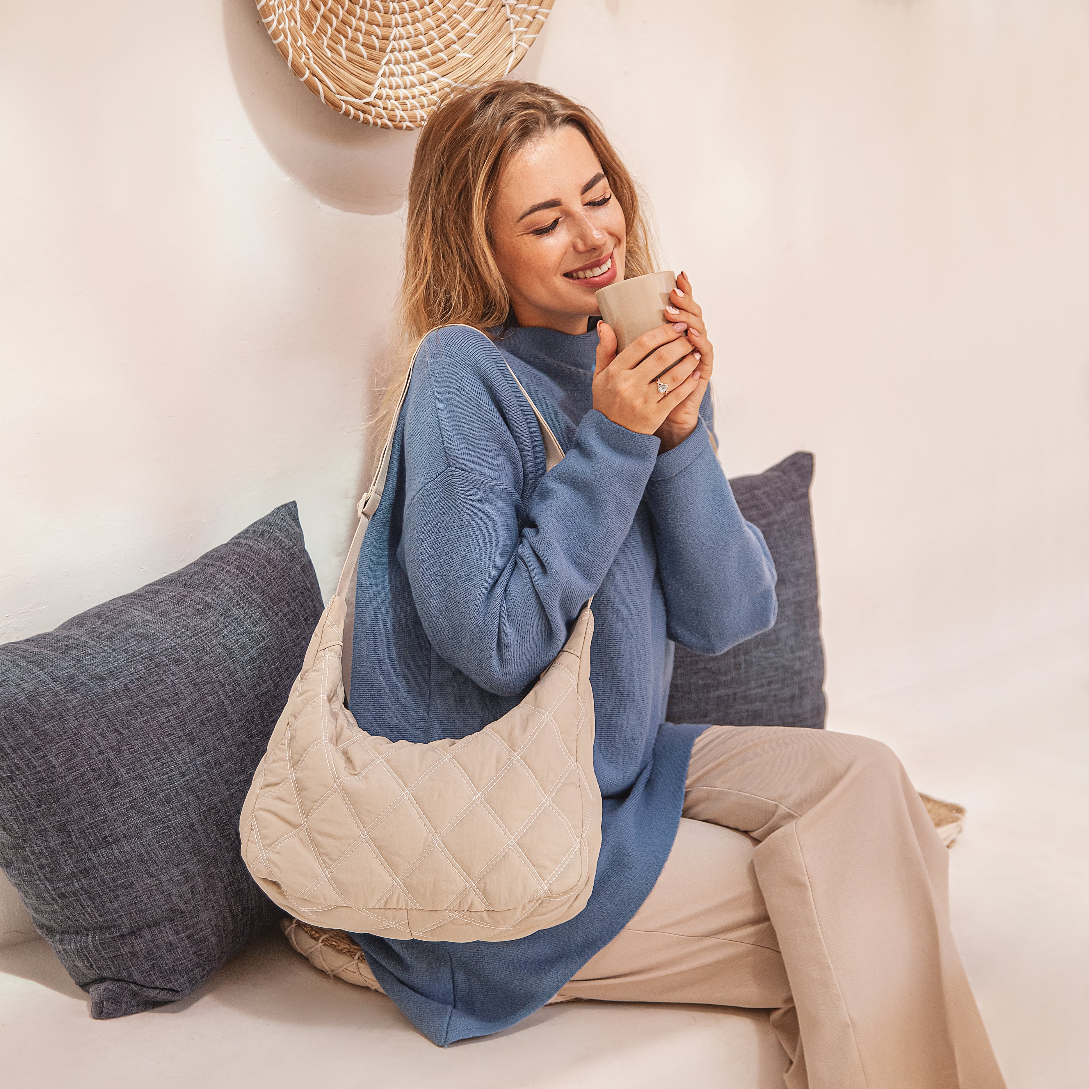 Zafira's Luxe Quilted Puffer Bag - Stylish and Spacious Shoulder Bag with Adjustable Strap for Ultimate Comfort