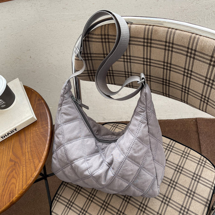 Zafira's Luxe Quilted Puffer Bag - Stylish and Spacious Shoulder Bag with Adjustable Strap for Ultimate Comfort