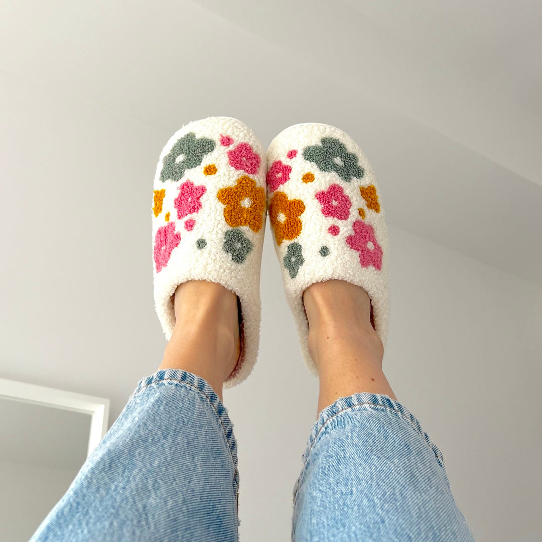 Livia Luxe Bloemenslippers - Comfortabele Slip-ons met Pluche Voering en Anti-Slip Zolen