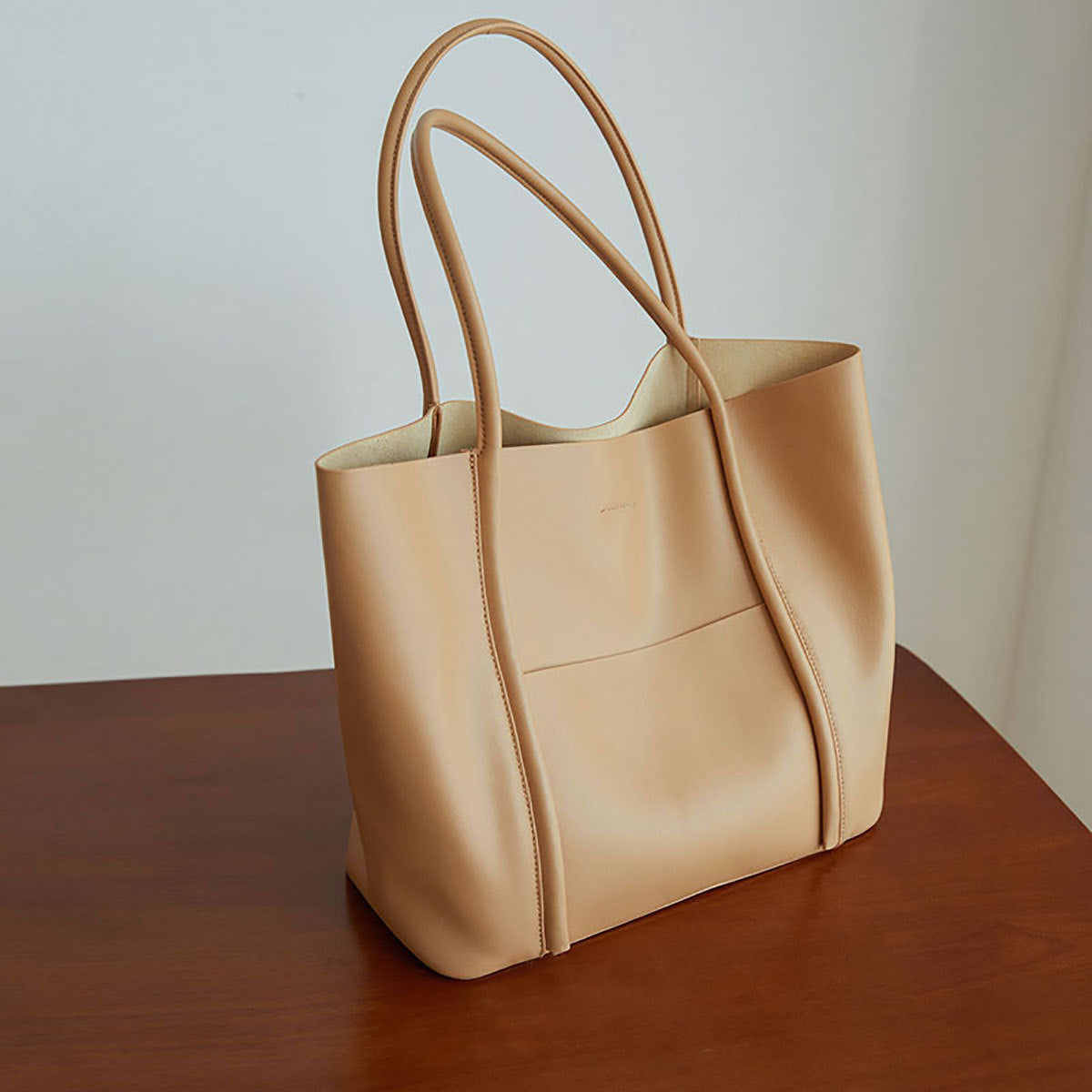 Amarins Luxe Tote Bag - Timeless Elegance in Premium Leather Design