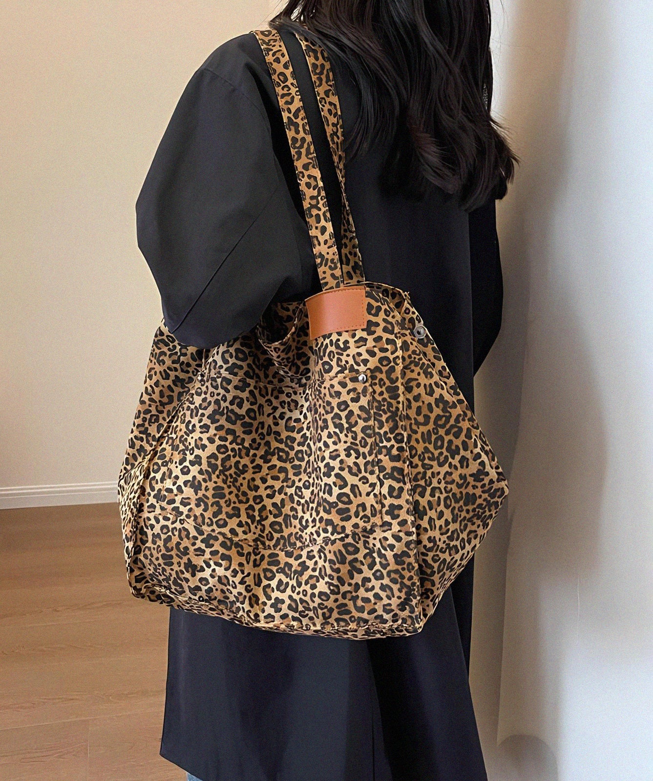 Zoë - Leopard Print Spacious Canvas Tote