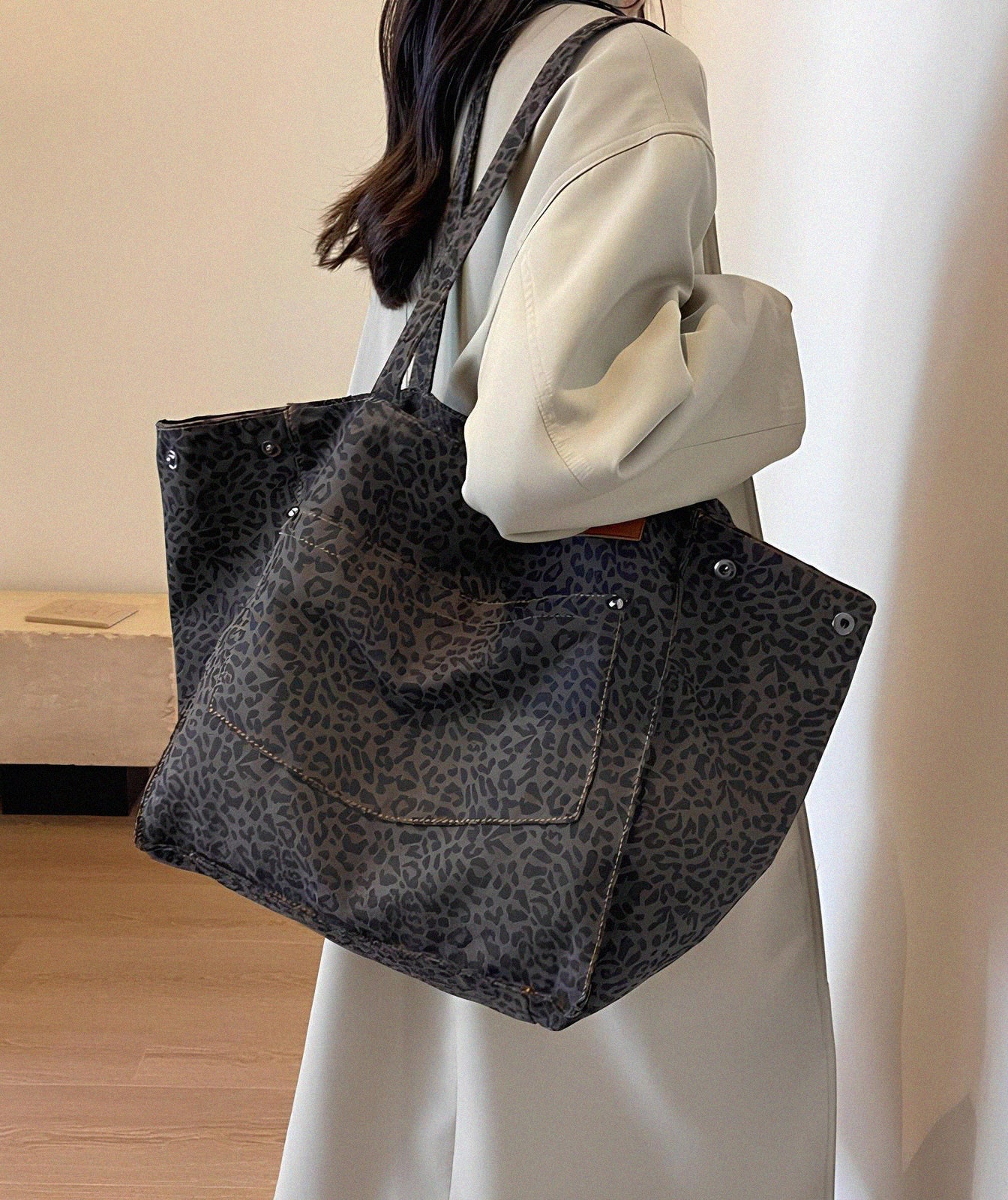 Zoë - Leopard Print Spacious Canvas Tote