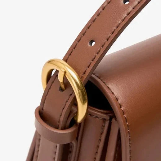 Zafira's Luxe Leather Crossbody Bag - An Elegant and Functional Fashion Jewel