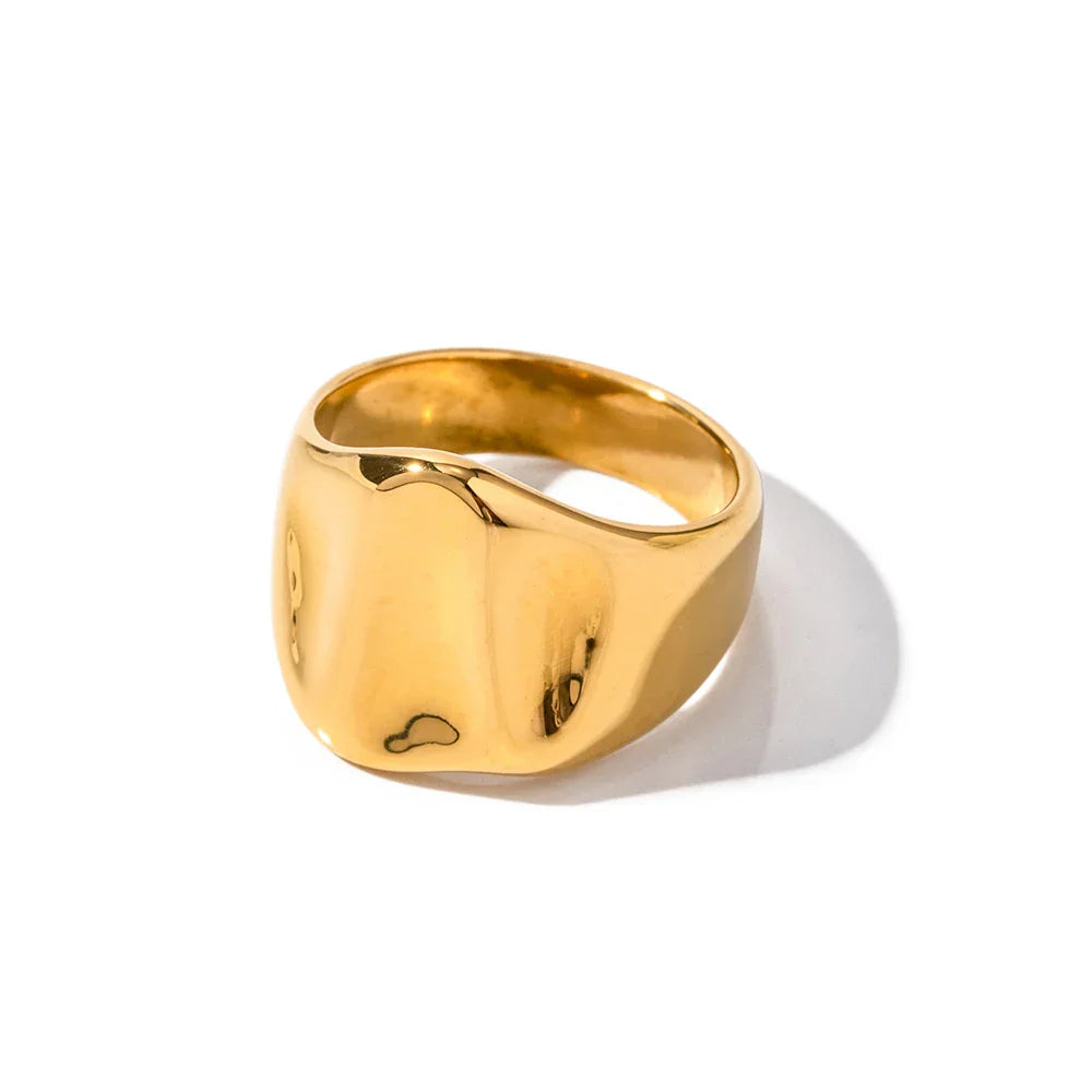 Classic Signet Ring - Gold